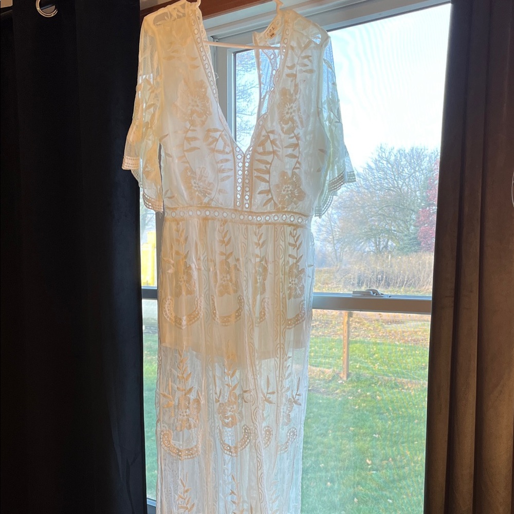 POL White Lace Maxi Dress